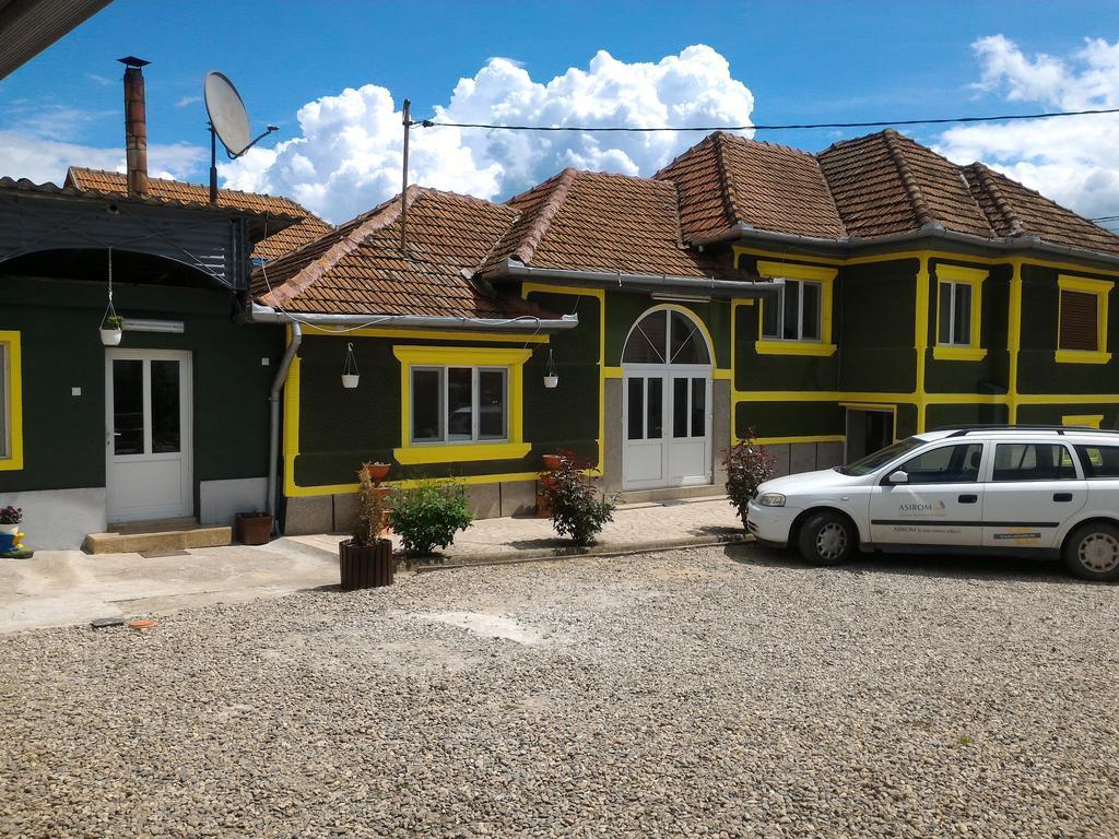 Casa Ana Apartment Hateg Exterior photo